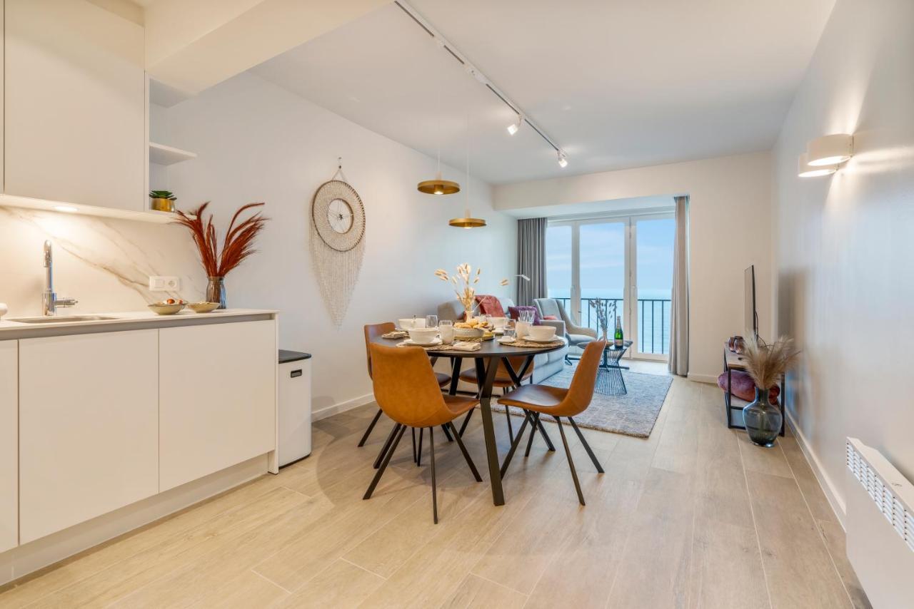 Seagusta - Sea View Apartment In Middelkerke Exteriör bild